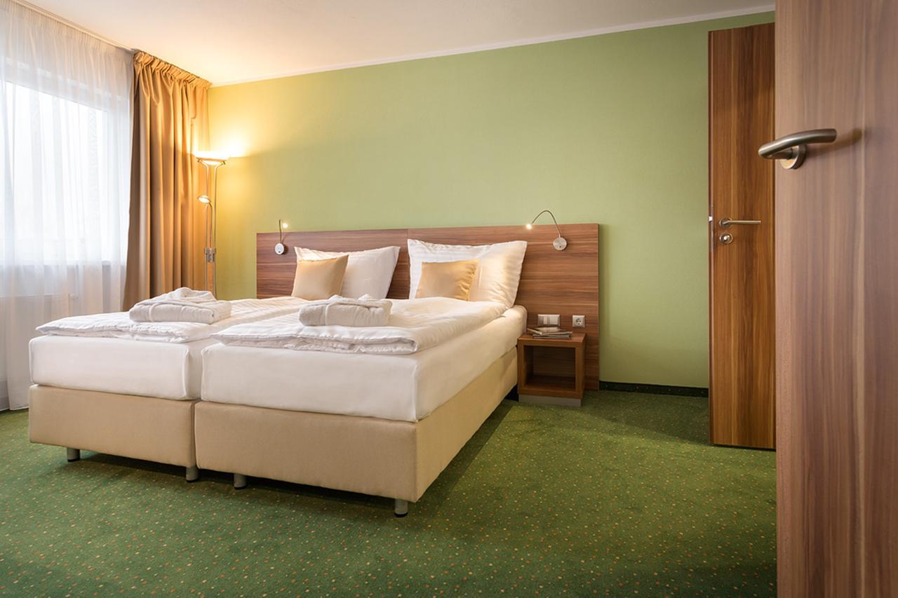 Kurhotel Pyramide Sibyllenbad Нойальбенройт Экстерьер фото